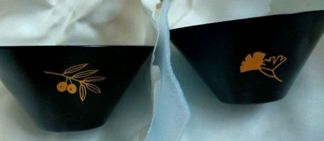 桐箱入り 蒔絵が施された漆器