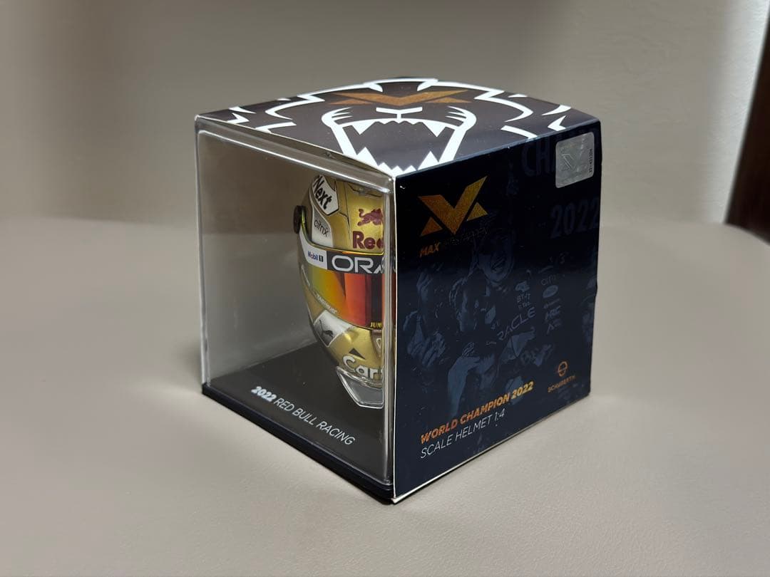 マックスフェルスタッペン　2022 ワールドチャンピオン　ヘルメット　1/4