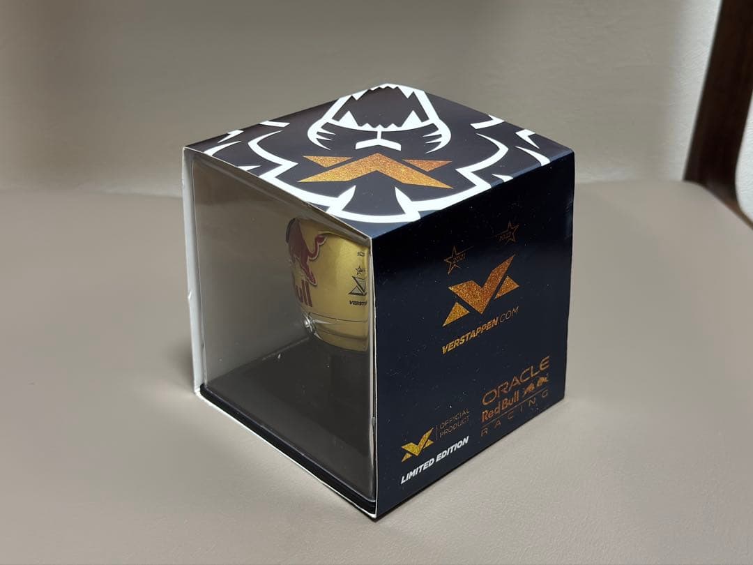 マックスフェルスタッペン　2022 ワールドチャンピオン　ヘルメット　1/4