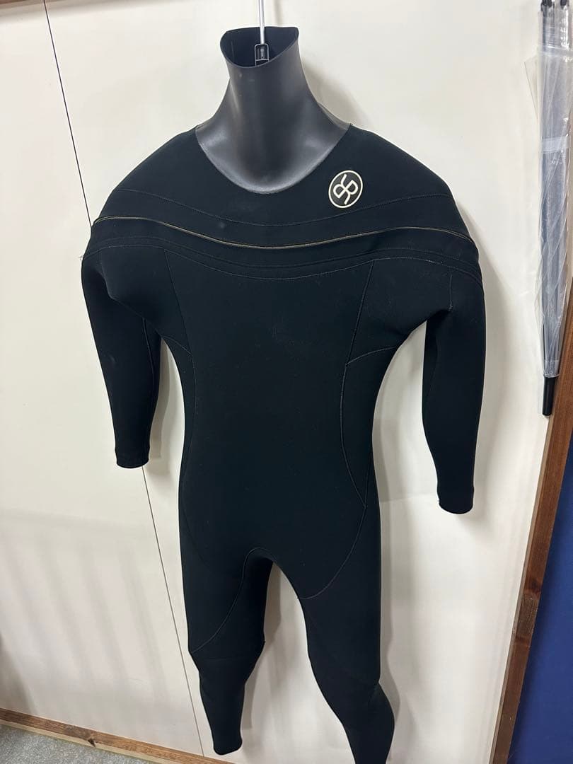 RASHブラックエディション（145000円）