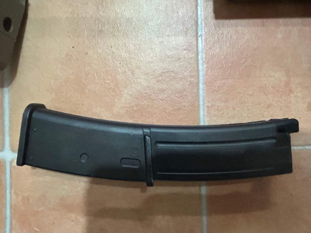 18禁 東京マルイ MP7A1 ガスガン タンカラー サブマシンガン サバゲー