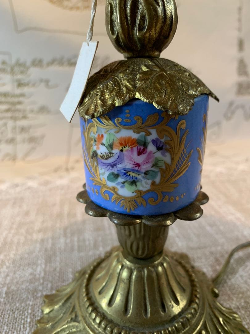 フランス製　アンティークのセーブル焼の電気スタンド！シェードも綺麗で素敵です！