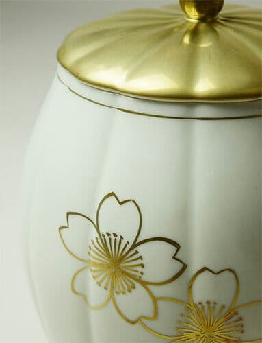 葬 骨壺 在庫処分品 陶芸作家 金彩桜花文壺 6寸 (y-3-6) 木箱無
