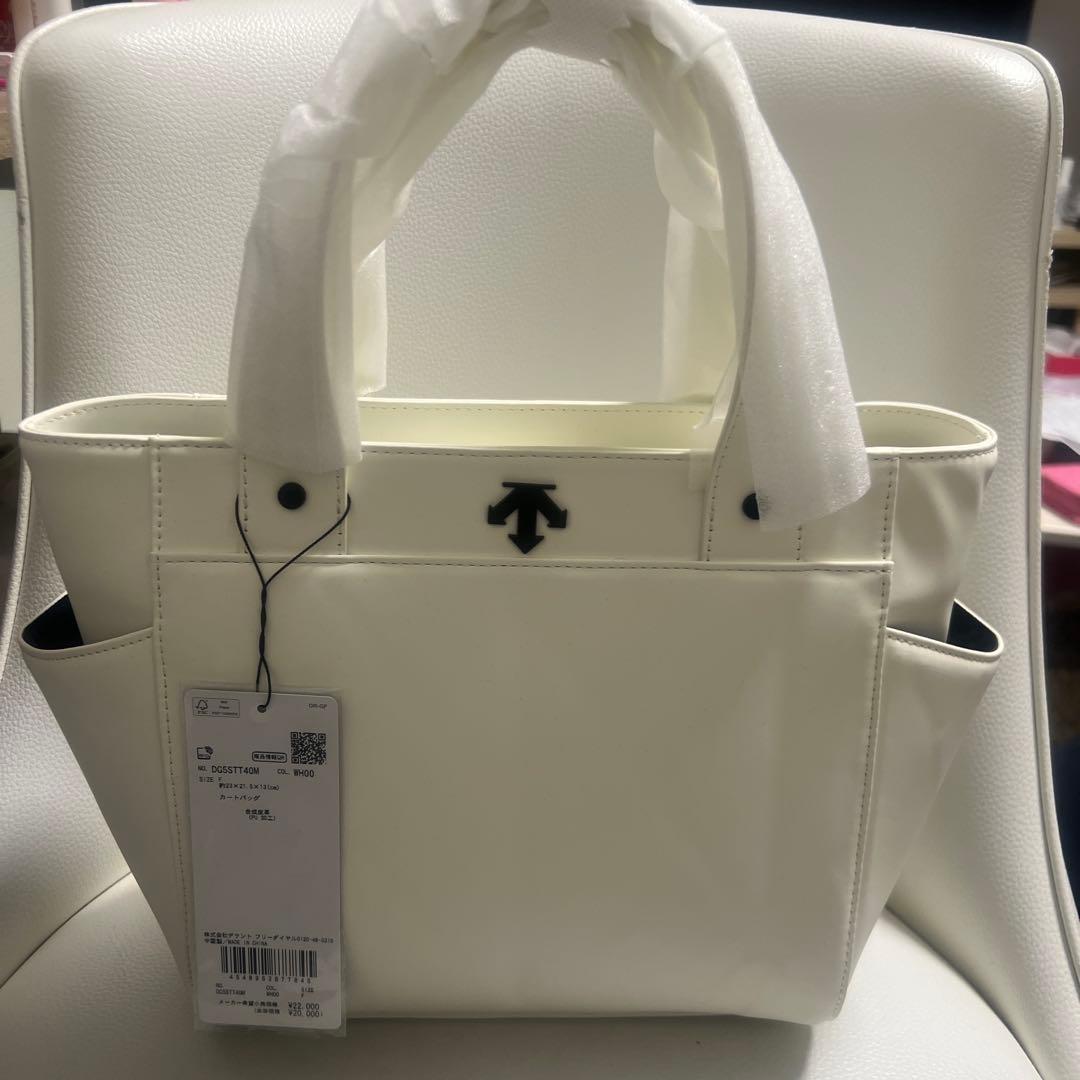 デサント　ホワイト 合成皮革 カートバッグ