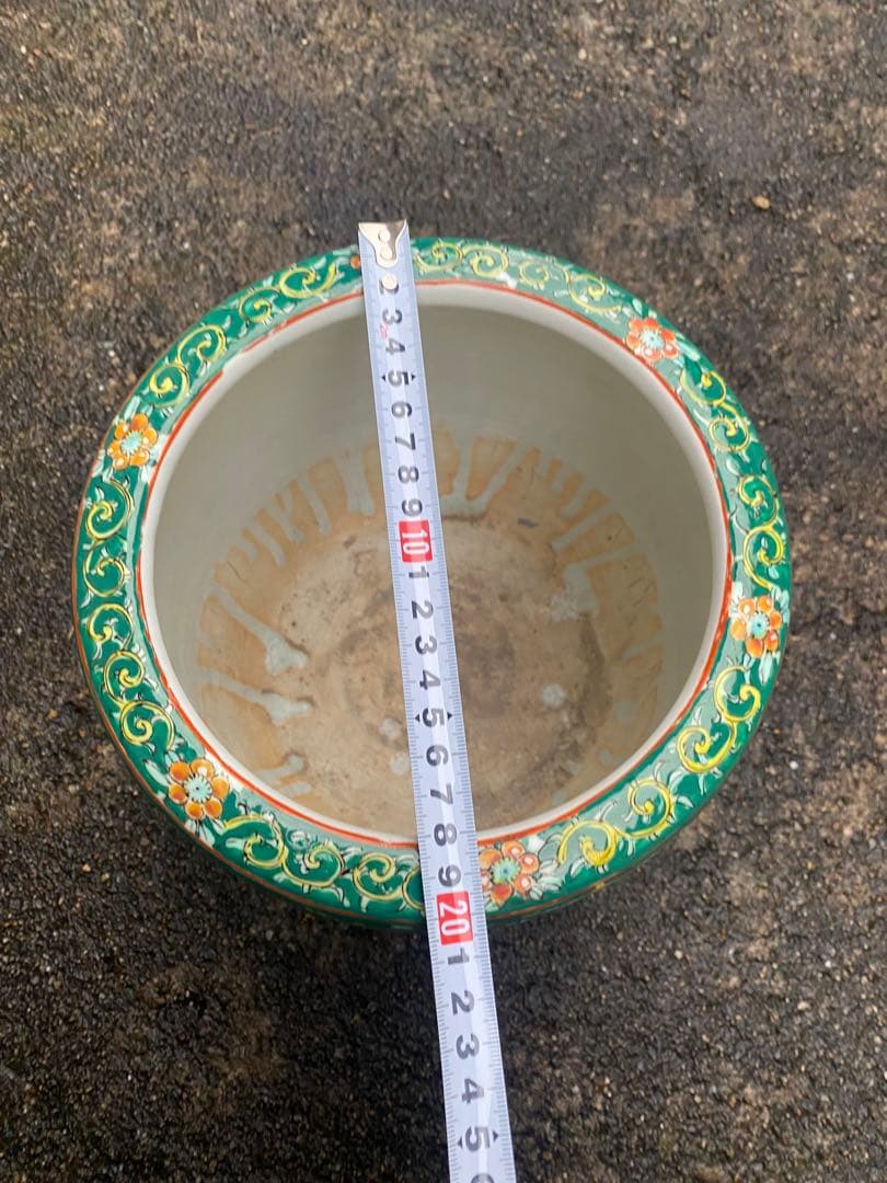 獅子の絵柄 陶器 植木鉢カバー