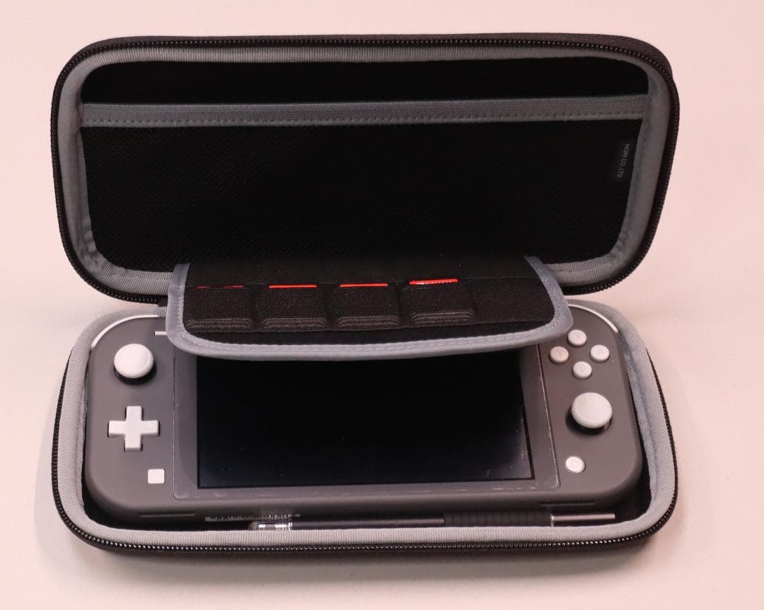 ソフト4付任天堂 SWITCH スイッチ ライトタッチスクリーン ケース 　ペン