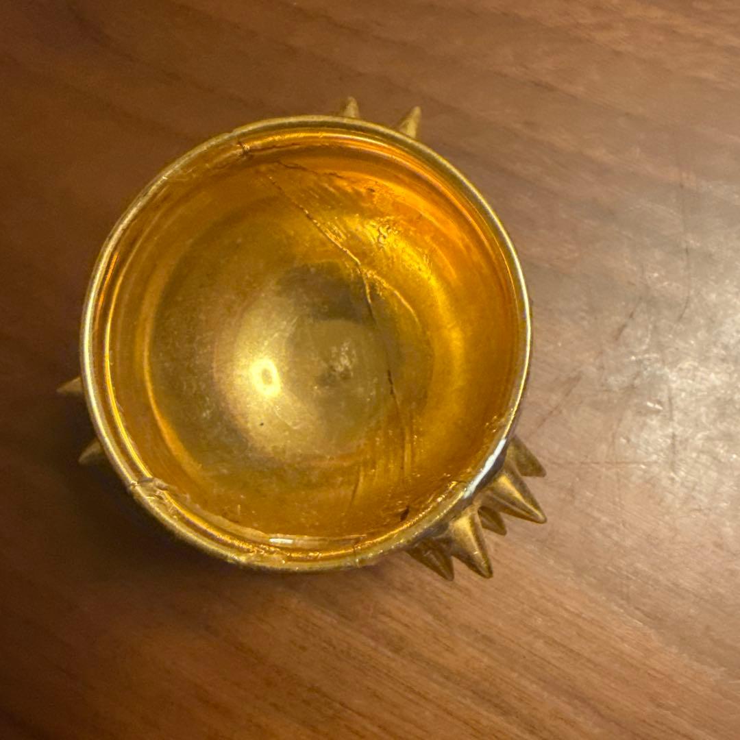古賀崇洋氏による「SPIKY SAKE CUP」陶磁器のぐい呑み　ジャンク