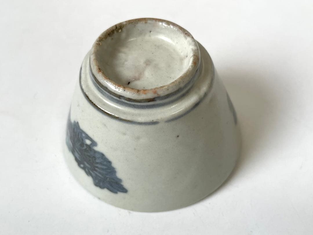 骨董　アンティーク　古伊万里　こんにゃく印判　菊文様　蕎麦猪口　酒器　盃　初期