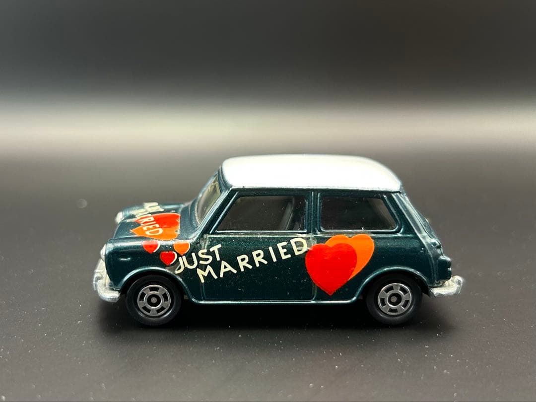 レア tomica ミニクーパー トラフィック JUST MARRIED