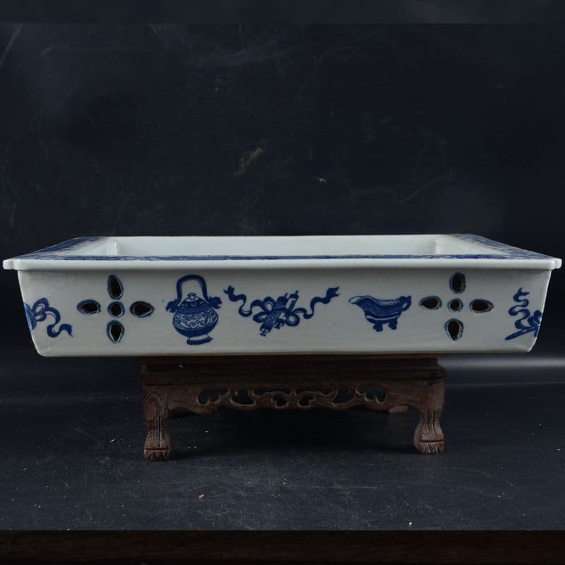 景徳鎮 磁器 青花山水楼台四方透かし彫り象嵌器水仙鉢 長方鉢