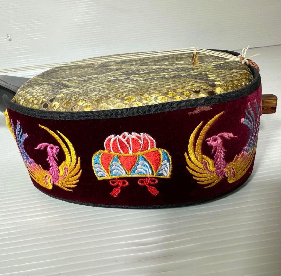 本日限定価格　沖縄三線　黒塗り　天然　蛇皮　ハードケース　和楽器