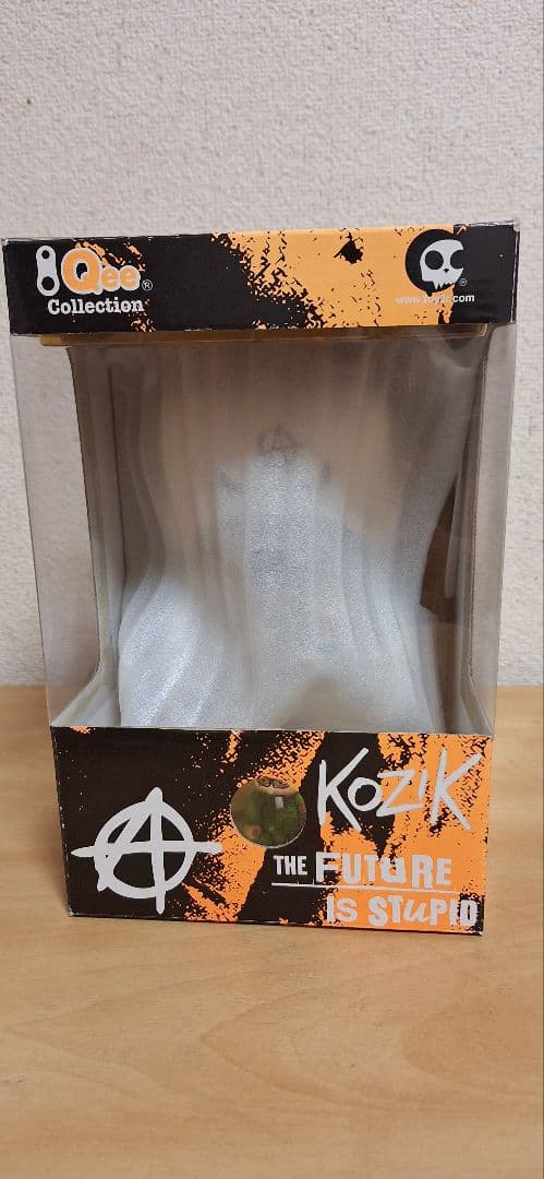 kozik QEE toy2r レア おまけスモーキンバニー１体