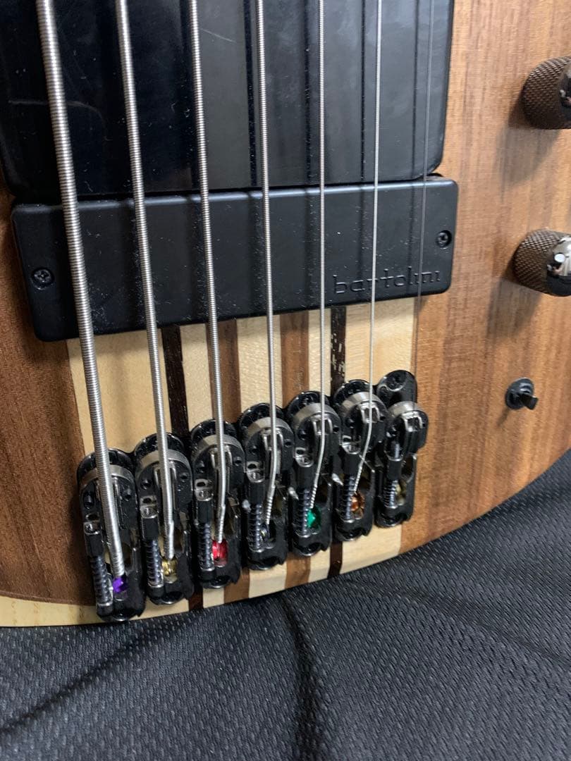 アイバニーズ　7弦ベース［フィンガーランプ．フレットラップ付き］