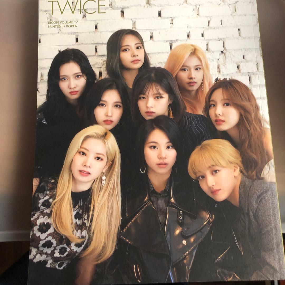 TWICE 写真集