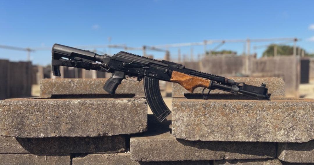 東京マルイ　AKM GBB 外装カスタム　マガジン4本