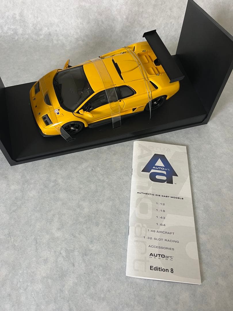 オートアート　ディアブロ　GTR スケール1/18 Diablo 黄色