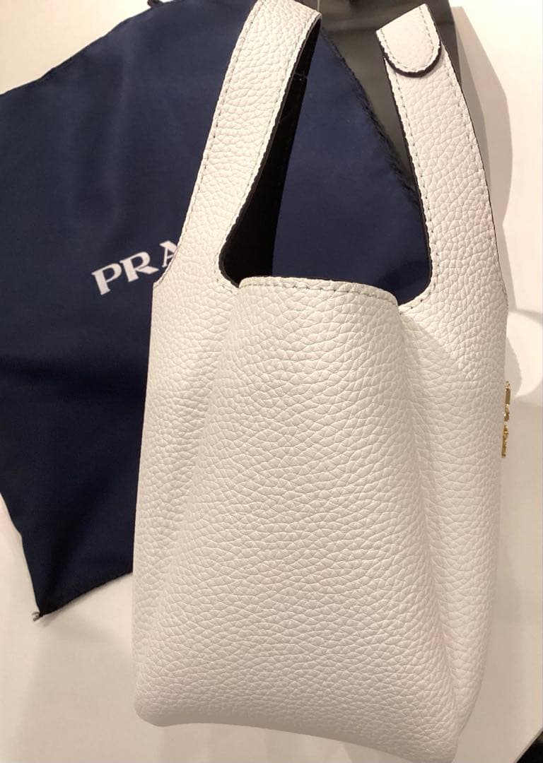 PRADA ホワイトハンドバッグ　ノベルティ　即日発送
