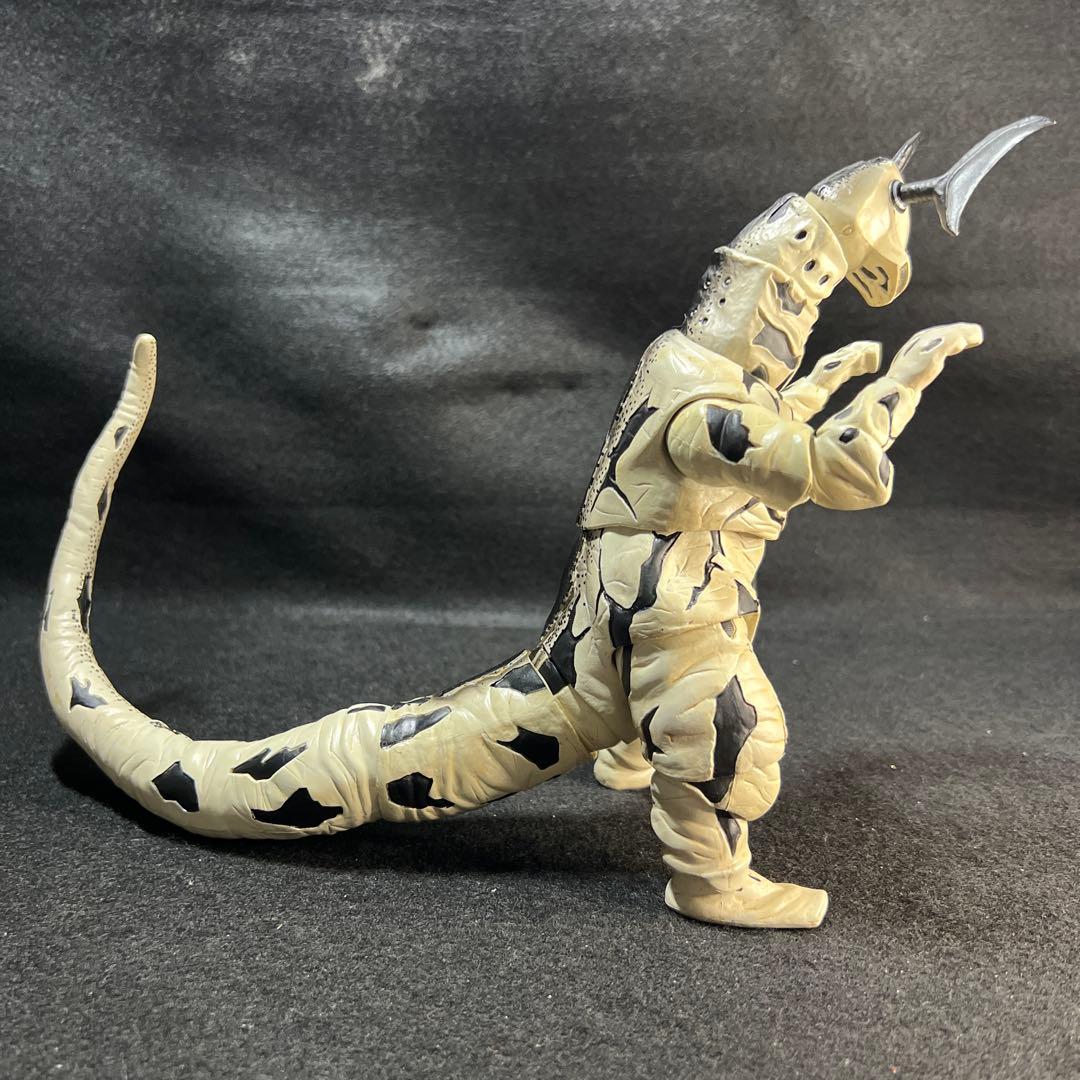 こ*こ様 ウルトラアクト　エレキング