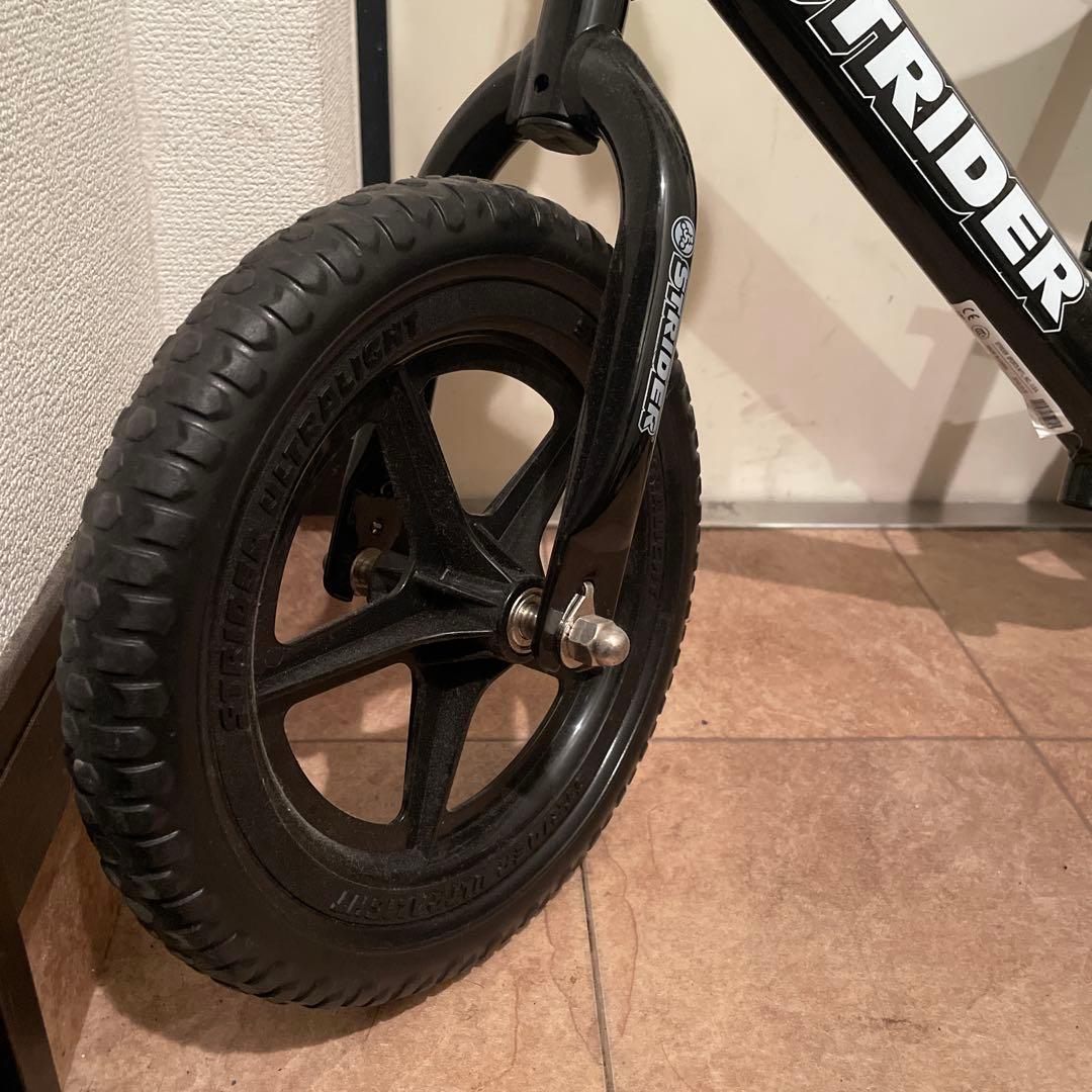 ストライダー　黒