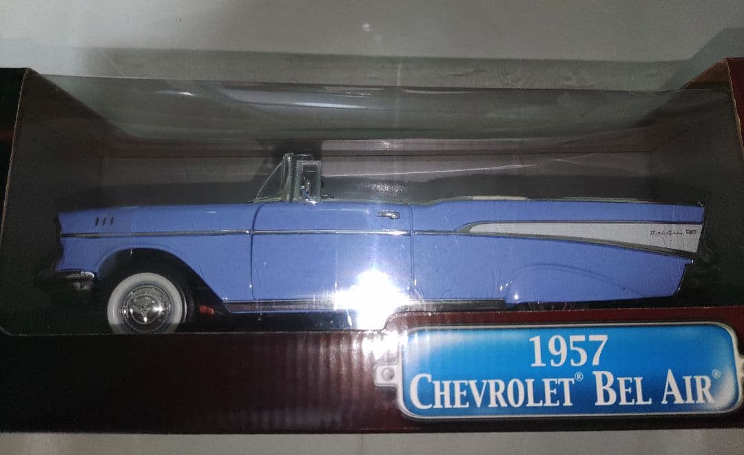 希少　1957年　 シボレー　Bel Air コンバー　1/18　ローライダー