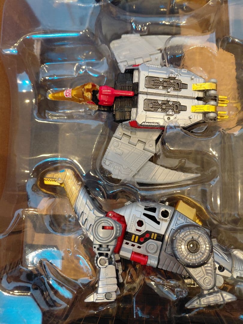 トランスフォーマータカラトミーモール限定　ジェネレーションセレクト　ボルカニカス