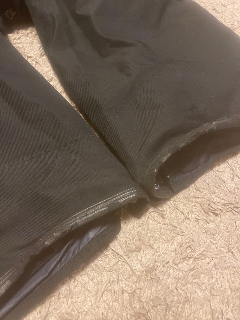 最終特別お値下げ❣️VOLCOMスノーボードウェア Lサイズ 上下セット　暖かい