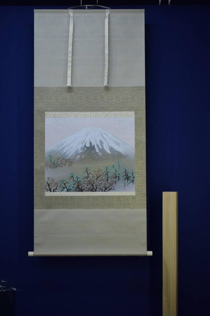 複製/横山大観/桜花/富士山水図/横物/工芸/タトウ箱付/布袋屋掛軸HJ-482