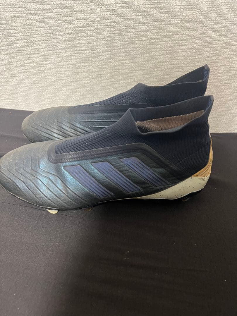 adidas プレデター　FG紐なし