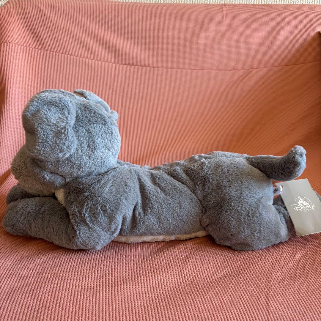 タグ付きディズニーストア　わんわん物語　トランプ　寝そべりぬいぐるみ