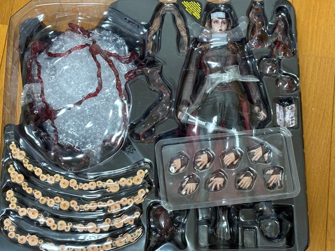 スカーレット・ウィッチ 1/6スケールフィギュア ボーナスアクセサリー付き