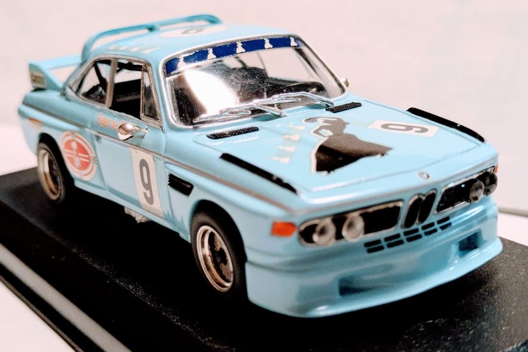 貴重もの、 ３.０ＣＳ レーシング１９７７年式DetailCars１/43