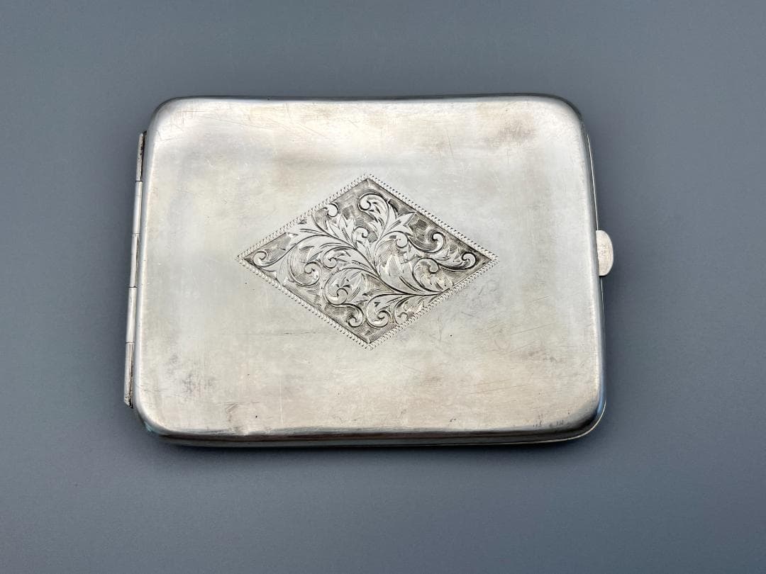 銀製　シガレットケース　唐草文　両面手彫　煙草入れ　タバコケース 　重量125g