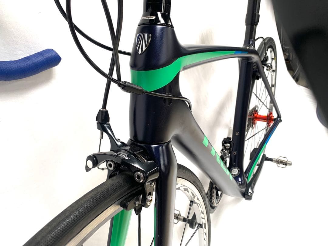 よ*9様 送料無料 TREKフルカーポンロードバイク EMONDA超軽量7.8キ