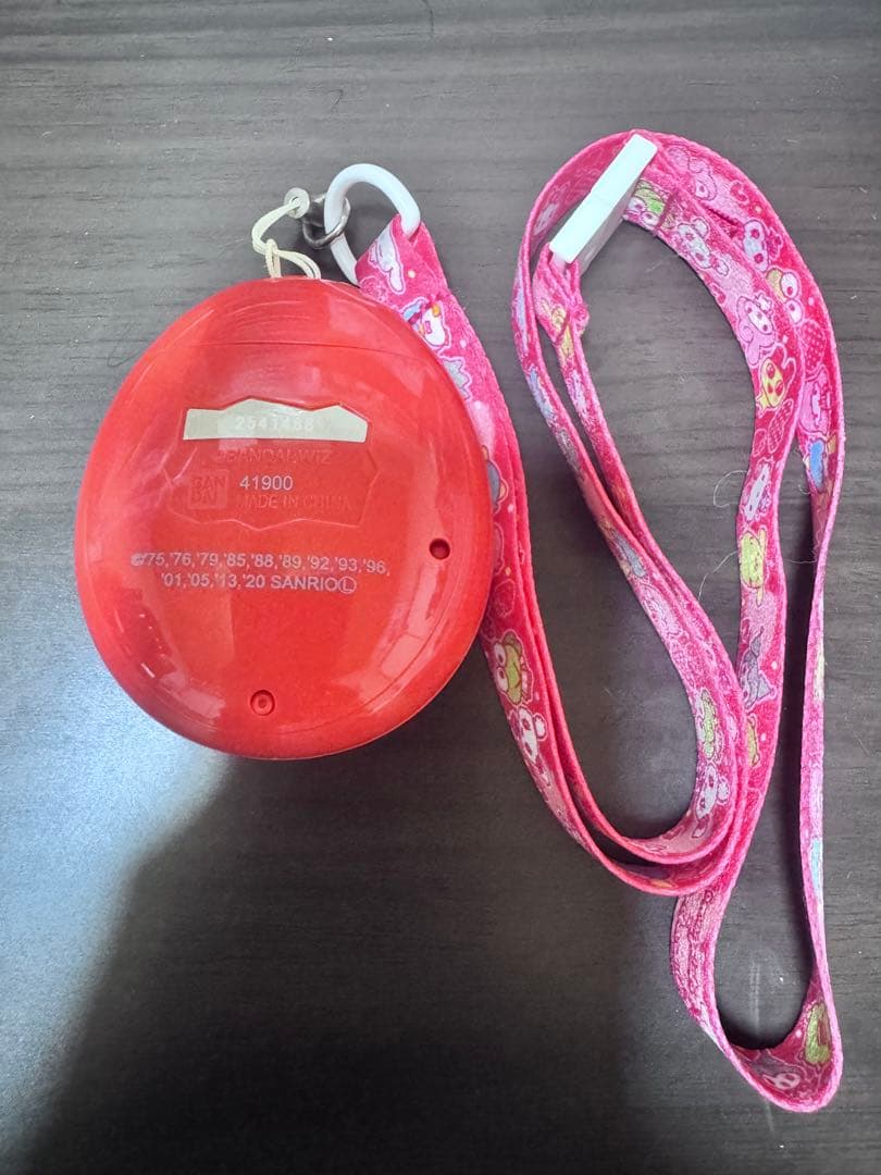 たまごっちみーつ　サンリオキャラクターズ ストラップ付き［劇レア赤色］