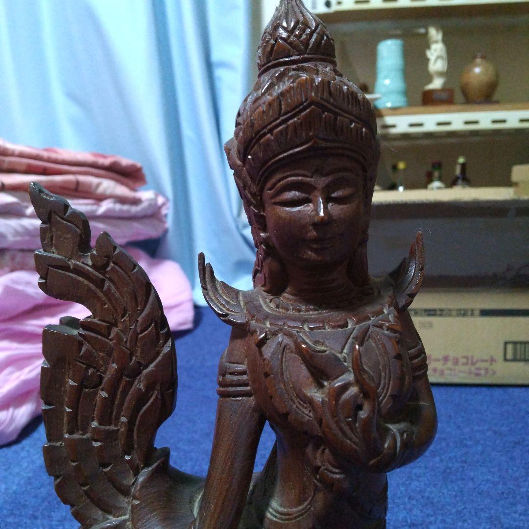 木製神像 彫刻 伝統的デザイン