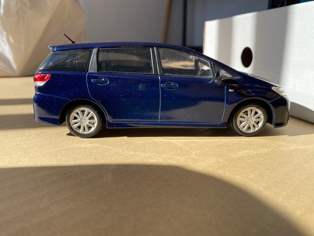 トヨタウィッシュダークブルーミニカー