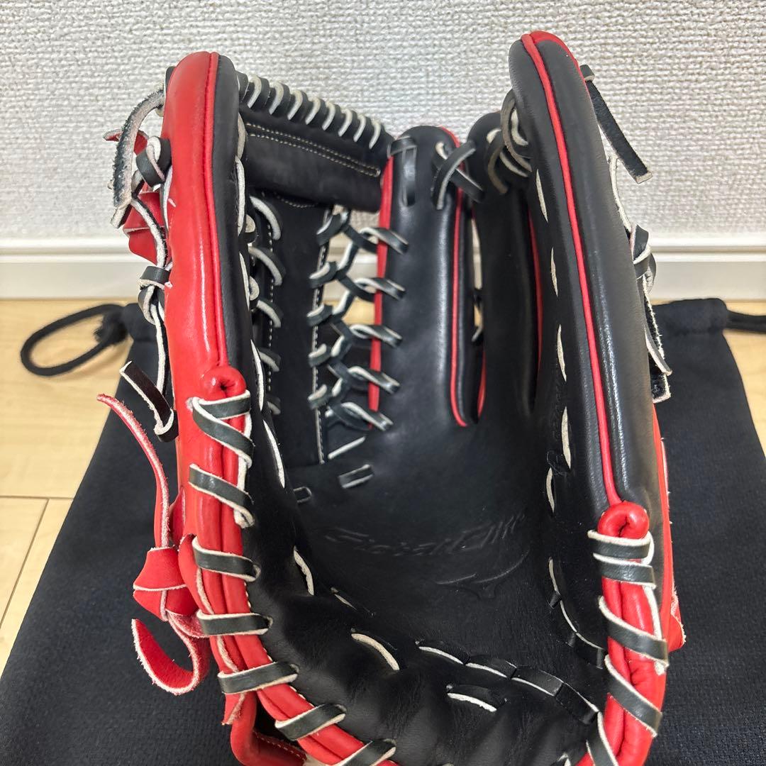 Mizuno Global Elite グローブ 黒/赤