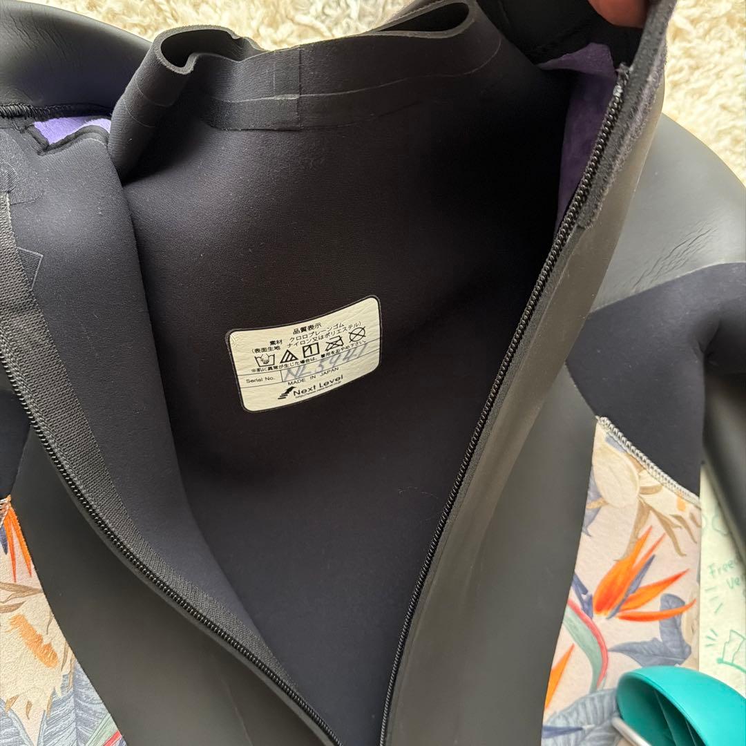 【新品未使用】ウェーブウォーリアーズ セミドライ5/3mm ML相当 定価12万