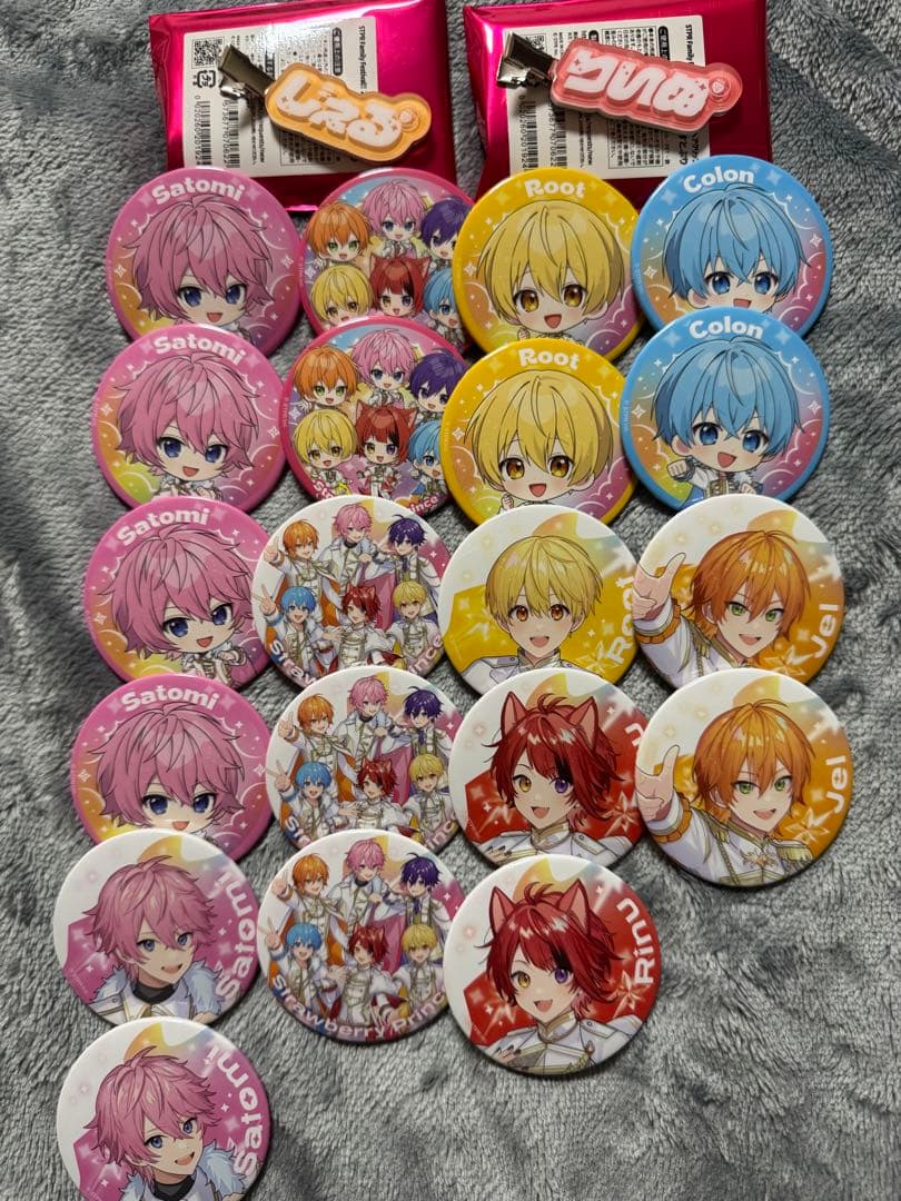 アニメキャラクター ピンバッジセット 48個