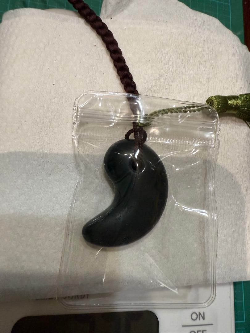 出雲石‼️碧玉‼️青石‼️勾玉‼️特大サイズ41、5mm‼️送料無料‼️破格出品‼️鑑定書付