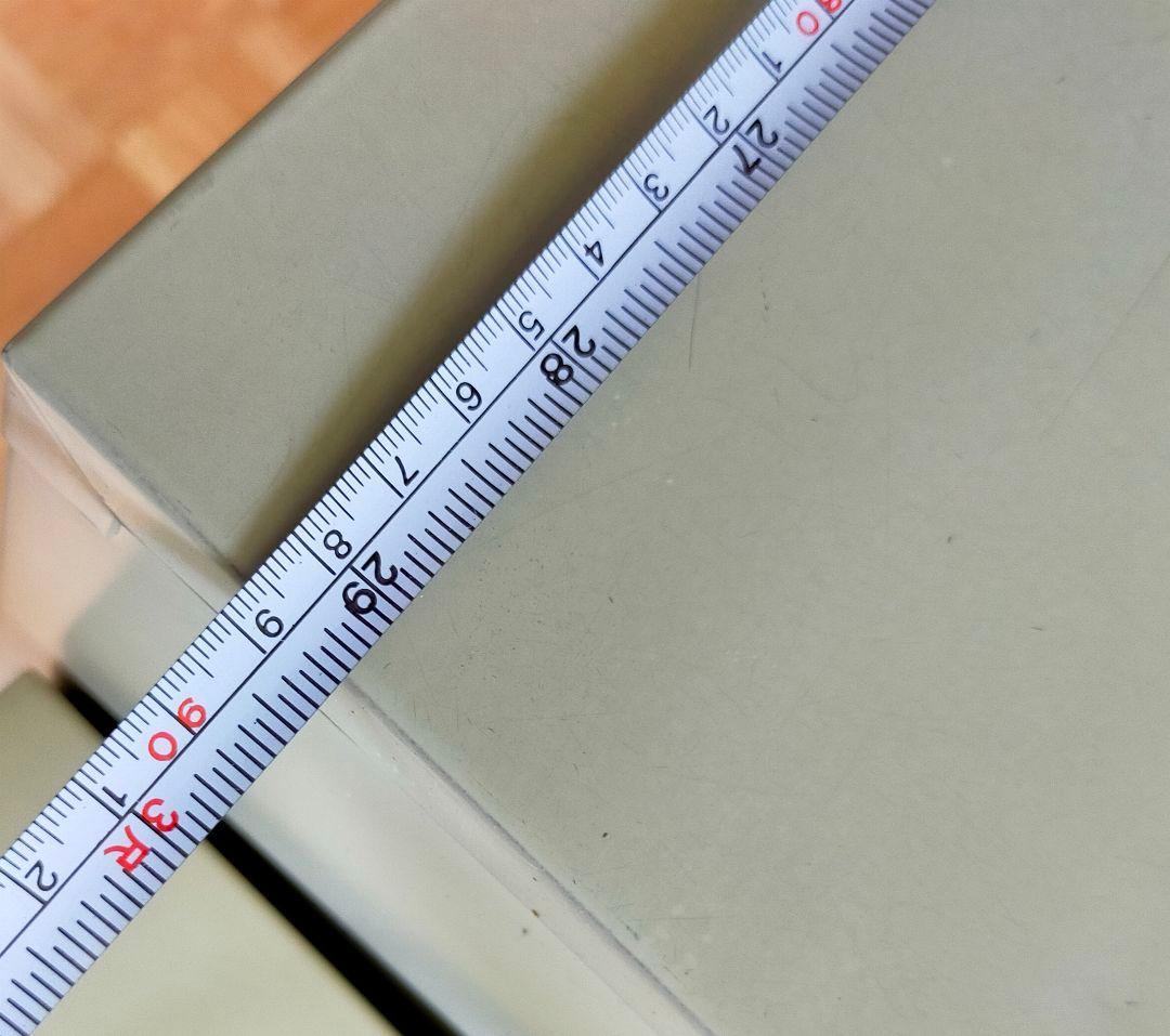 値下ライオン スチール書庫 ベース一体型 両開きキャビネット 中古　2個有り