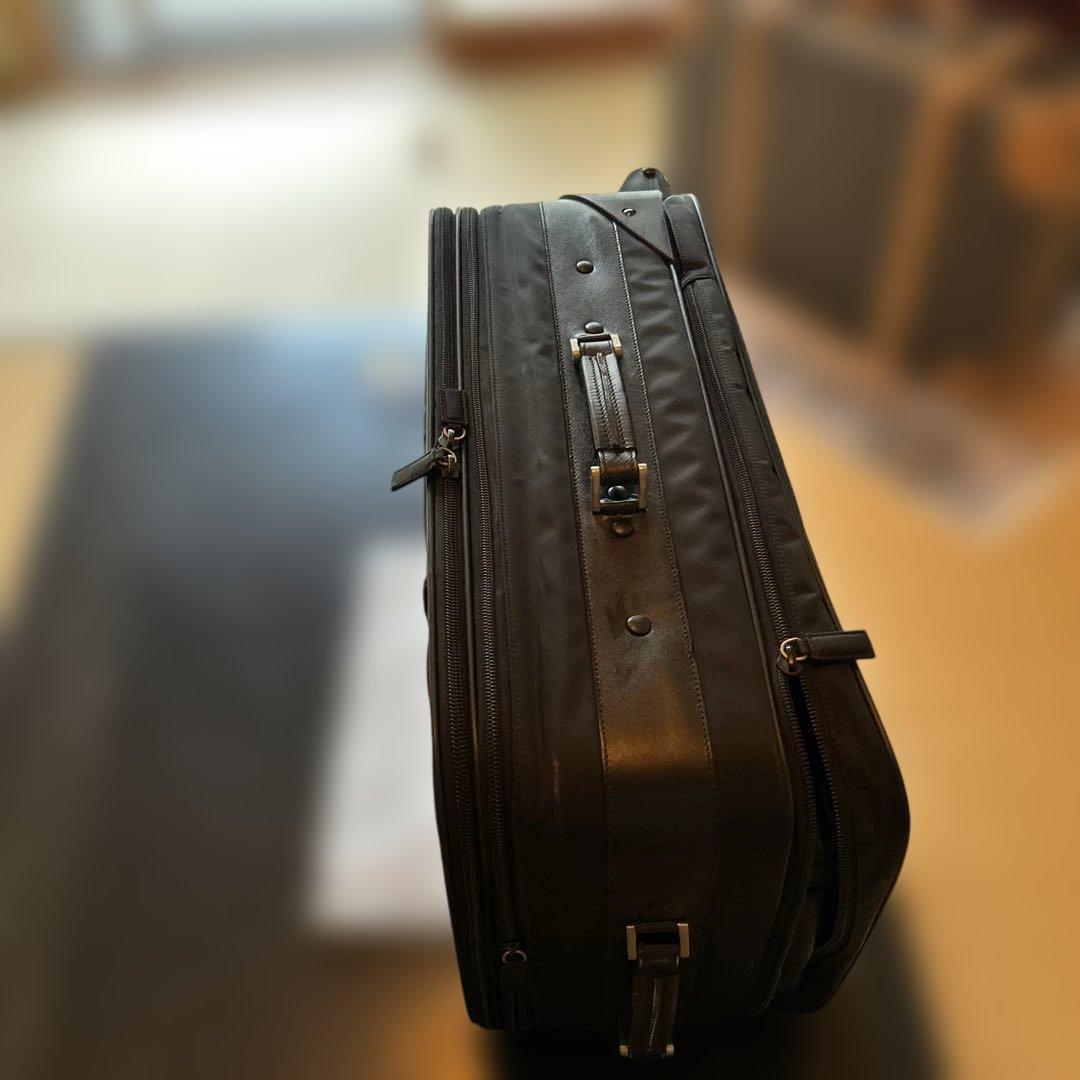 PRADAキャリーバックＶ142黒ナイロン旅行。サクランボさん専用商品。