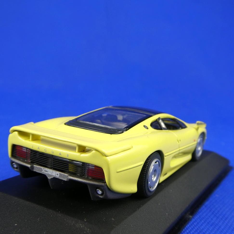 ジャガー★ＸＪ２２０★名前の由来は最高速度２２０マイルを目指した車★ミニカー
