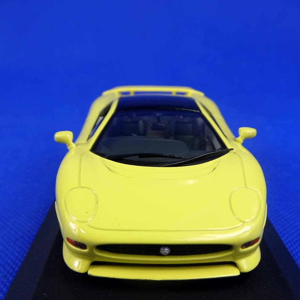 ジャガー★ＸＪ２２０★名前の由来は最高速度２２０マイルを目指した車★ミニカー