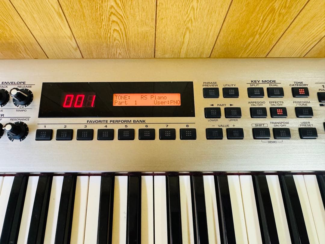 Roland RS-9 シンセサイザー ローランド　スタンド付き