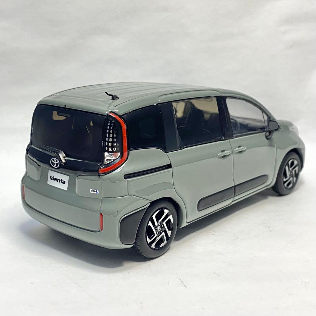 1/30 新型 トヨタ シエンタ sienta カラーサンプル アーバンカーキ