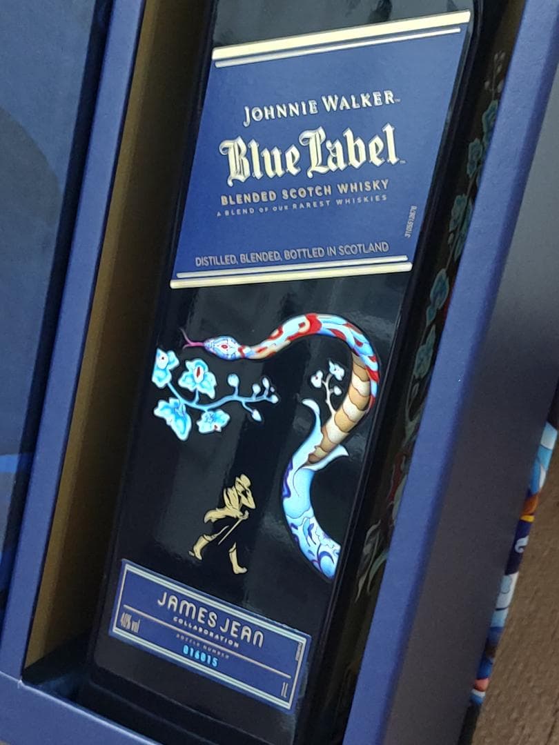 貴重1L大瓶 ジョニーウォーカー ブルーラベル イヤー オブ ザ スネーク