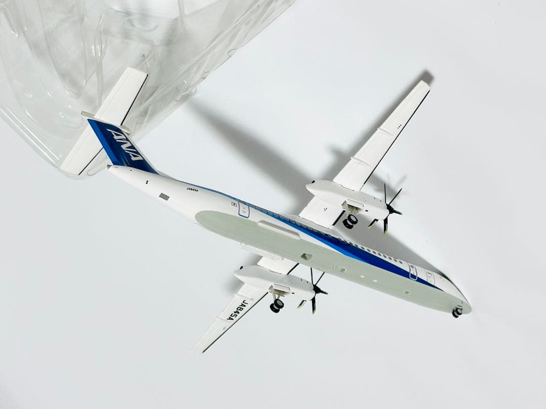 全日空商事 1/200 ANA DHC-8-400 DH28008