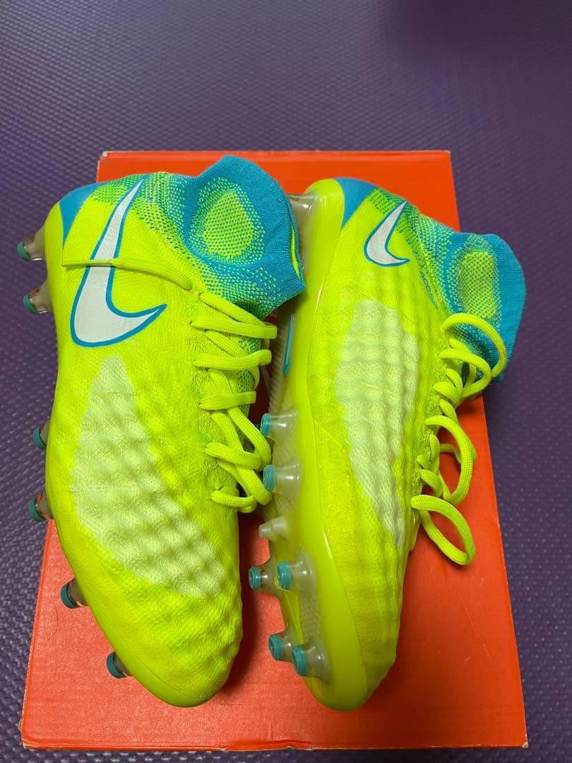 ナイキ　マジスタオブラ　レアサッカースパイク　25cm