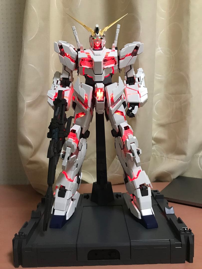 pg ユニコーンガンダム　透明サイコフレーム　多色led　ガンプラ　完成品